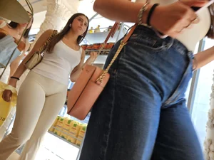 Hot in leggings with cake