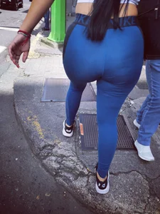 ENROME PAR DE NALGAS - DELICIOSA