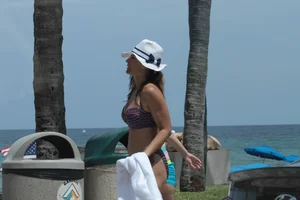 Florida beach and bikini girls