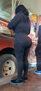 Mature MILF BBL big butt in black leggings [oc]