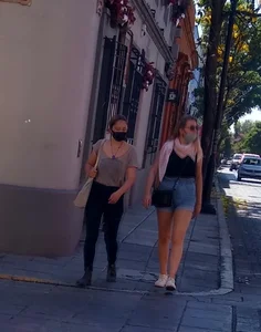 NICE GIRLS ON THE STREET