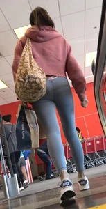 Pretty asian yoga pants upshot and suspicious of me