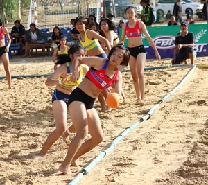 Thai candid volleyball girls