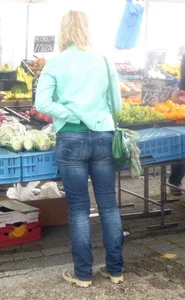 Girls wearing jeans street creepshots