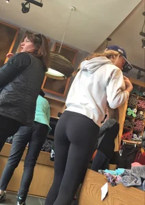 Booty in Yoga Pants Closeups Gallery