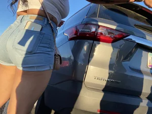 Milf with a VERY BIG butt