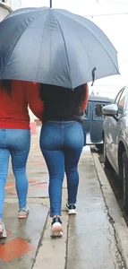 Culona en jeans lisos mamasita