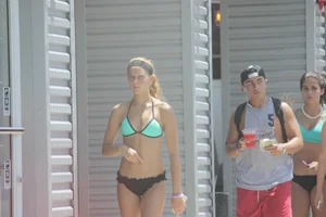 Even more sexy Florida bikini babes including a midget in a bikini