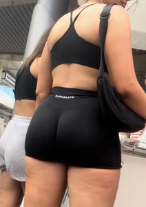 Hot blonde with stupidly amazing ass in alphalete shorts (OC)