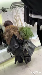 (OC) SQUAT GIFs Pretty MILF Christmas Tree In Leather Pants