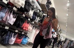 Bubble Butt LULU Employee
