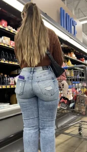 PERFECT Jeans ass on Milf (Mega Thread)