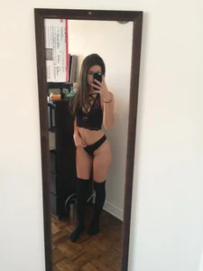 model snap
