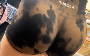 Juicy thighs and great ass in Aurola shorts (OC)
