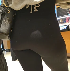 JUICY ass Latina in onepiece. (Pullup GIF)