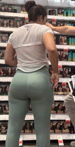 Amazing apple shaped ass OC