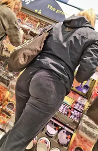 Teen in sweatpants teasing