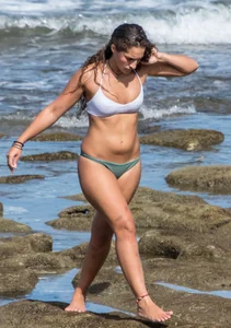 Sexy thick brunette bikini babe with nice body