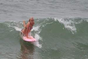 Candid surfing girls