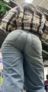 Thicc chic in baggy jeans‼️