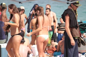 Sexy Florida beach bikini girls