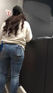Thick butt in jeans