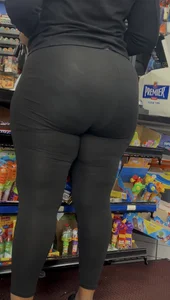 Thicc Jamaican mommy