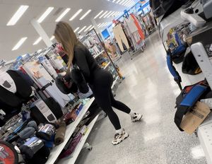 Huge ass blonde pt 2