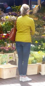 Nice milfs' booties in blue jeans street creepshots