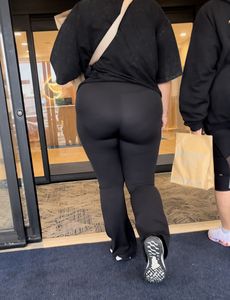 Thick in spandex flares going up the stairs🔥 ( OC , GIFs)