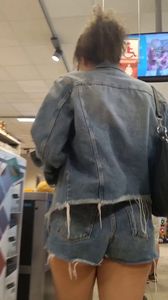 SHORT JEANS SHORTS / Teen with a hot Ass and great Legs