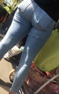 Big ass Milf in the bus