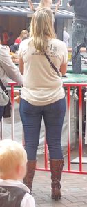 Hot milfs wearing tight jeans street creepshots