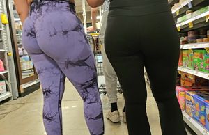 Two tattooed latina Gym thots (gif)