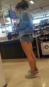 SHORT JEANS SHORTS / Teen with a hot Ass and great Legs