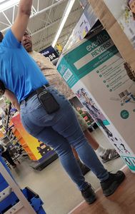 Wtf shes so thick!