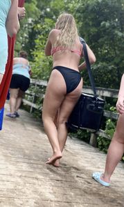 Couple nice asses at river!!