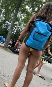 Couple nice asses at river!!