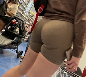 2 baddies with the bubble ass spandex’s