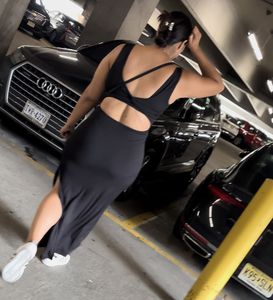 Thick Colombian Milf in Tight Sundress with fat ass on escalator ( OC , VPL)