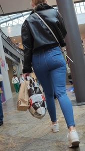 Hot ass teen blonde in tight jeans